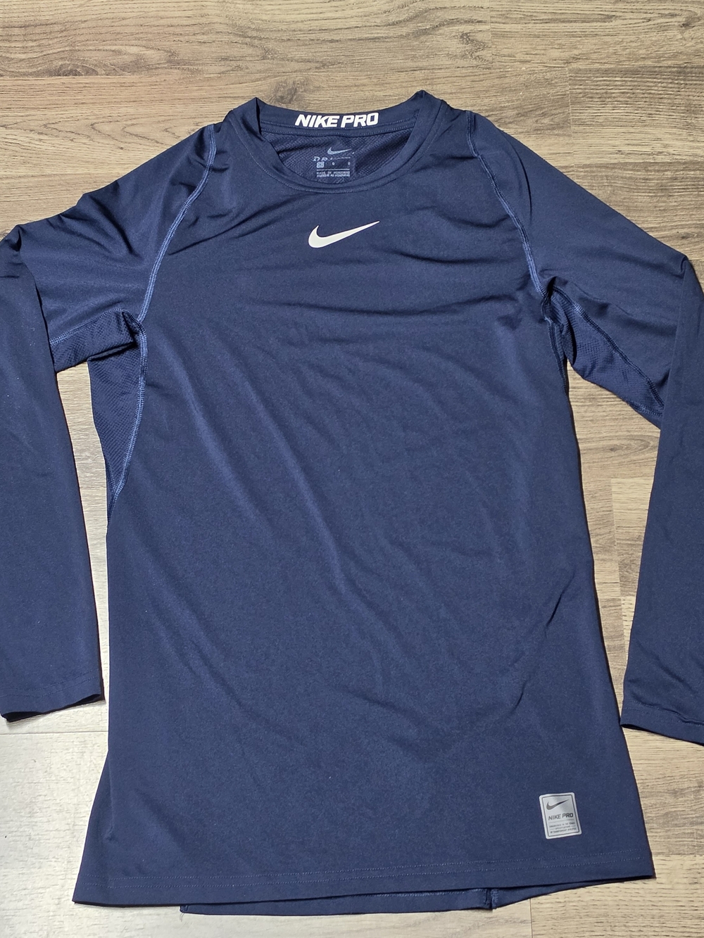 Nike Pro Dri-FIT KIDS Long-Sleeve Compression / Fitted Training Top in a navy L